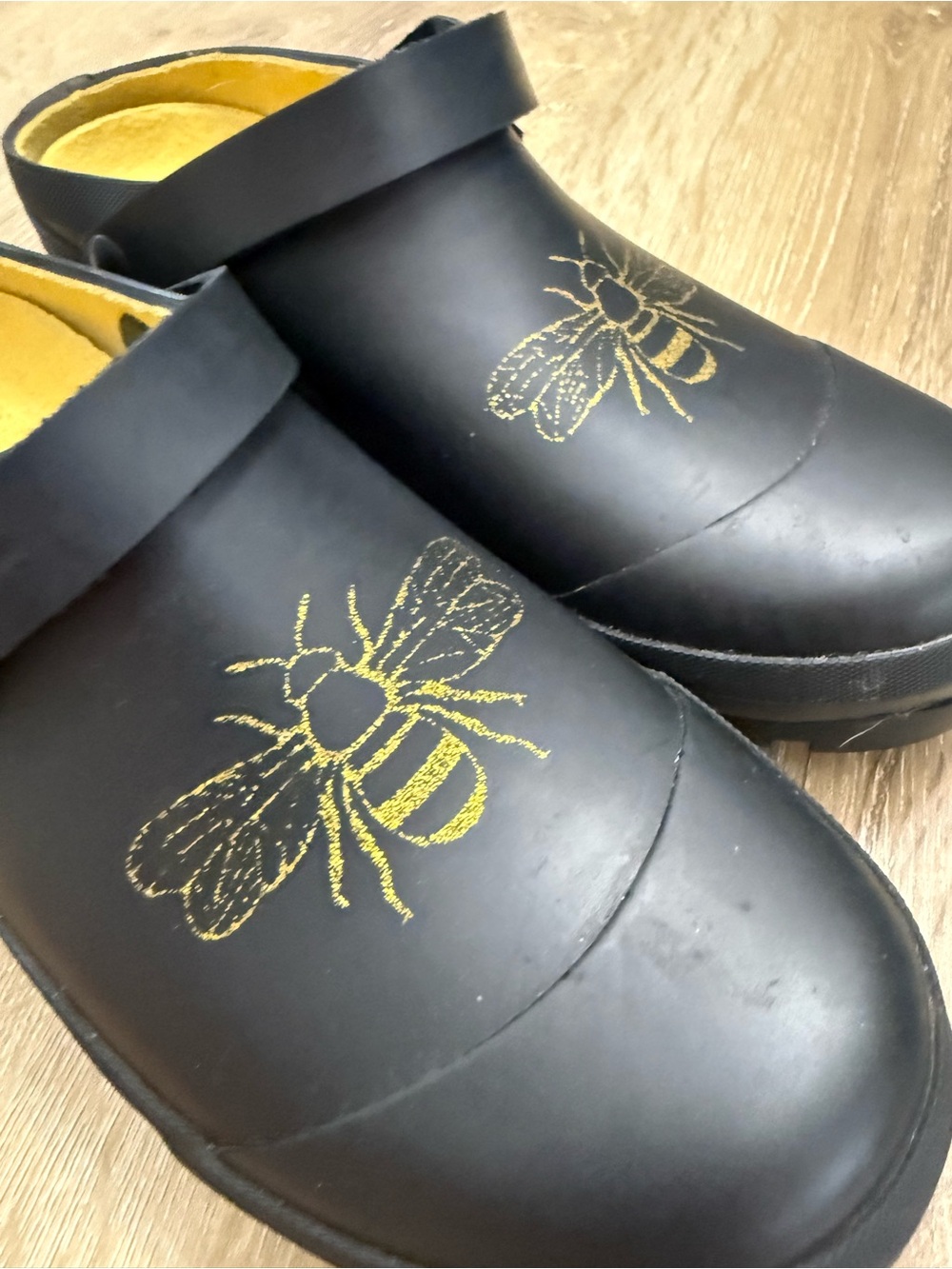 Joules Black Clogs with Gold Bee Detail - Picture 2 of 5